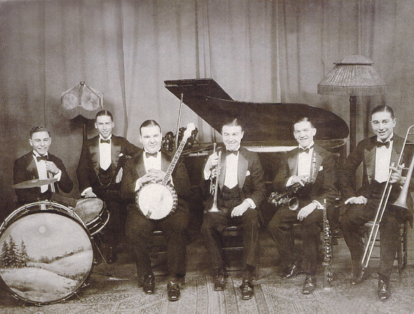 The Bud Lincoln Orchestra -1921 (photo 2)